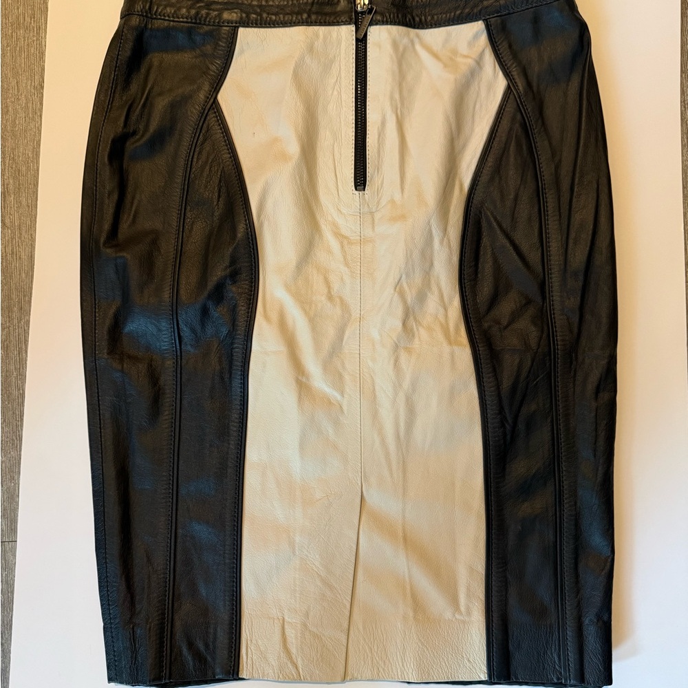 LEGIT LEATHER Black and Cream Panel Skirt Le Lis Blanc (Brazilian brand) NWT - Picture 2 of 4